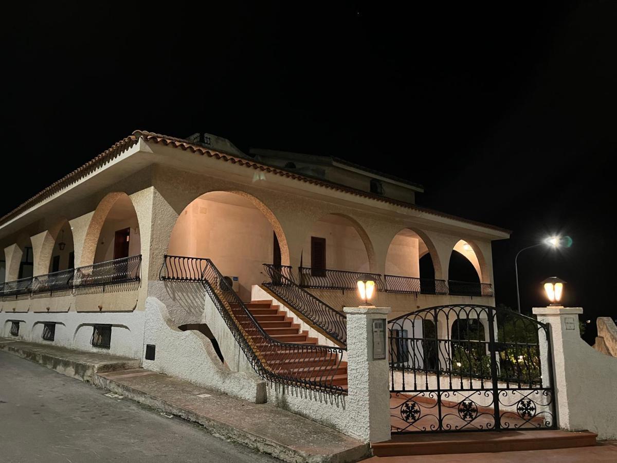 Villa Letizia Rooms & Apartments Noto Eksteriør billede